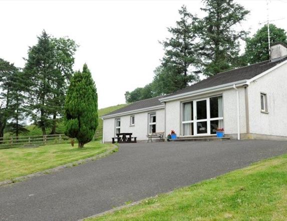 Riverside Farm Cottage & Marina