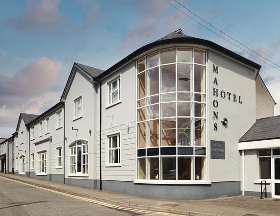 Mahon's Hotel