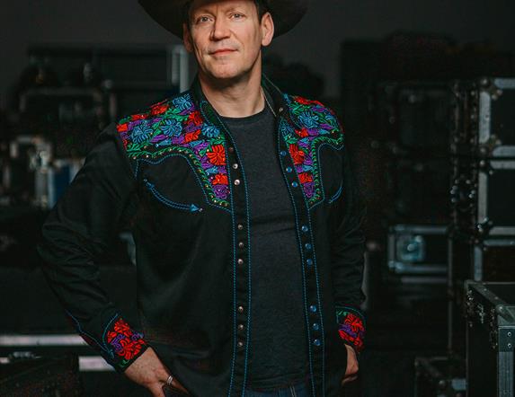 Robert Mizzell Live at Share Discovery Village