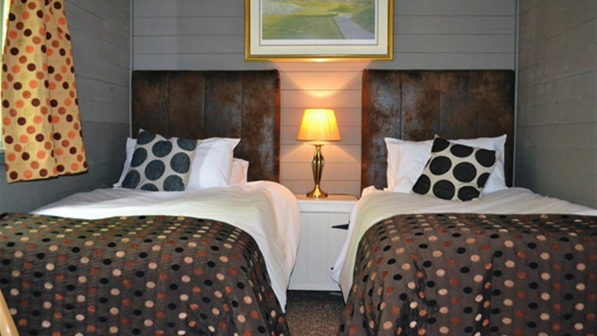 Lusty Boa Chalets (sleeps 4)