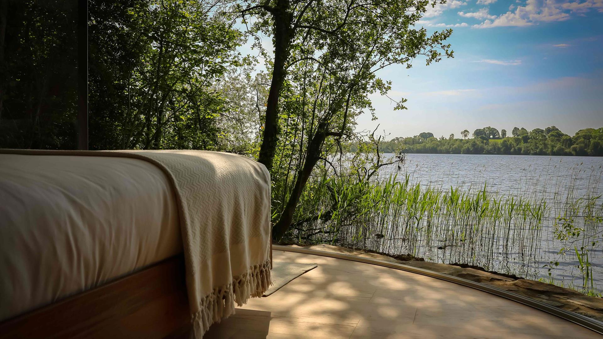 Finn Lough - Cove Suites