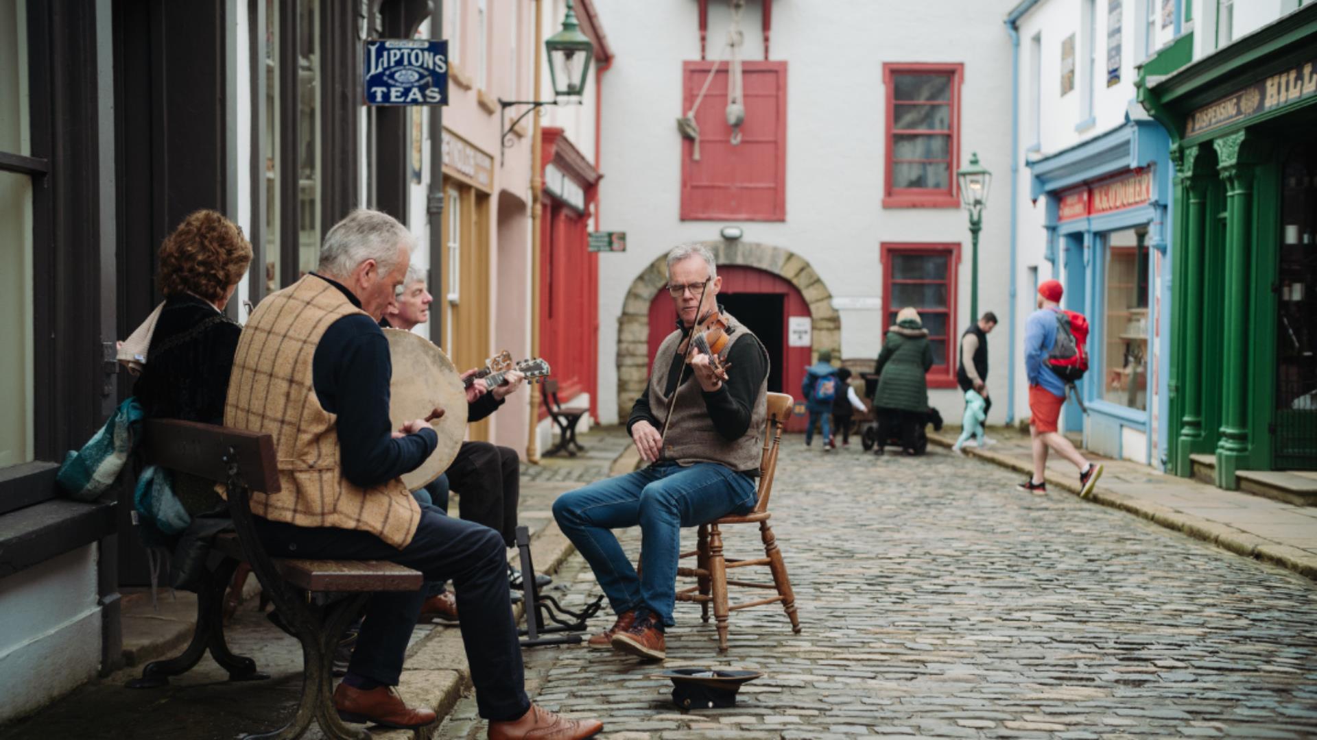 musicians playing at ulster American folk park