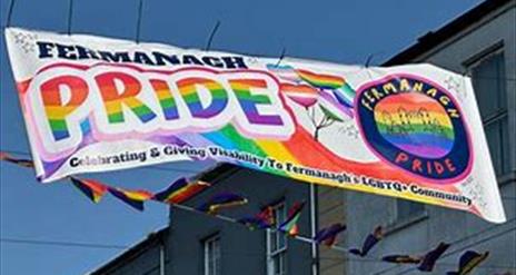 Picture descripting Fermanagh pride