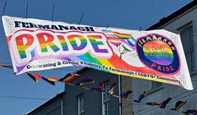 Picture descripting Fermanagh pride